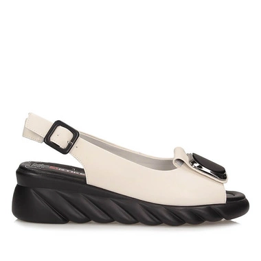 Beżowe Sandały damskie na platformie Artiker 56C1565