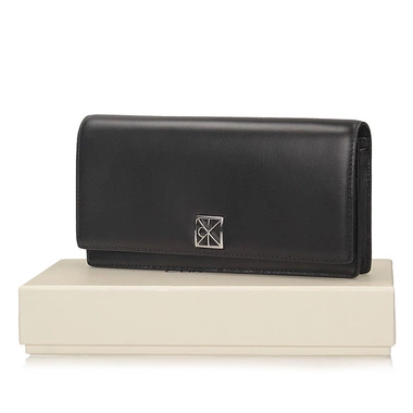 Elegancki czarny damski Portfel Calvin Klein LV04F1098G UB1 BLACK
