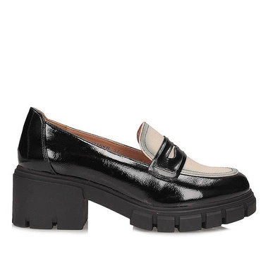 Lakierowane mokasyny Loafersy lordsy damskie na platformie Potocki 24-12401 BKB