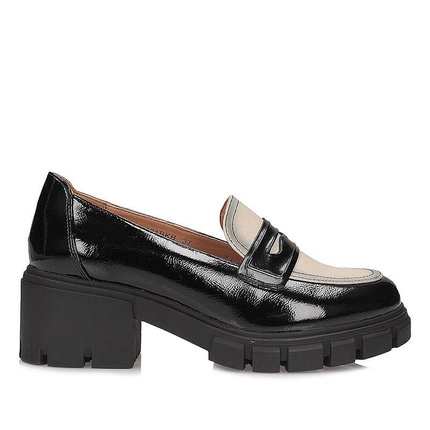 Lakierowane mokasyny Loafersy lordsy damskie na platformie Potocki 24-12401 BKB