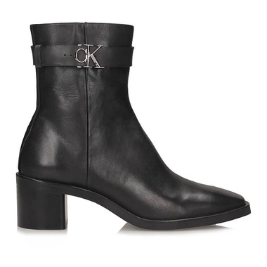 Klasyczne skórzane botki damskie Calvin Klein HW0HW02591 BLOCK HEEL BOOT W/ METAL LOGO