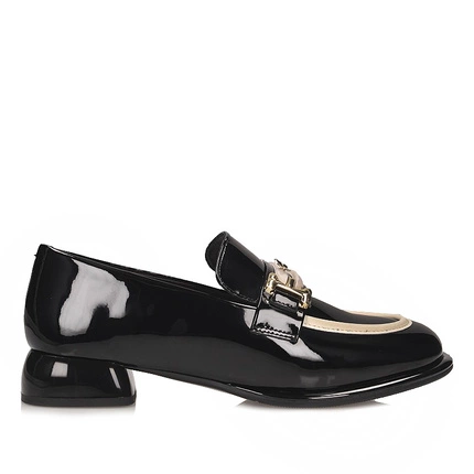 Lakierowane półbuty Loafersy damskie Artiker 55C0413