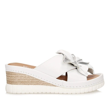 Skórzane klapki damskie na koturnie Artiker 54C0538