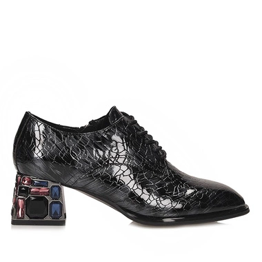 Stylowe lakierowane półbuty damskie Artiker 57C0072