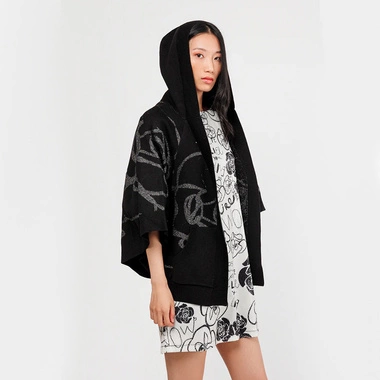 Modne ciepłe ponczo z kapturem Anekke PONCHO CON CAPUCHA NEGRO 41284-013