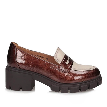 Lakierowane mokasyny lordsy damskie Loafersy na platformie Potocki 24-12401 BRP