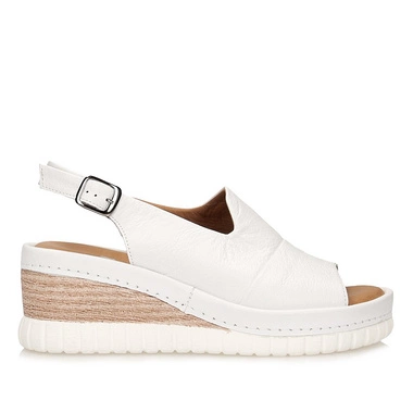 Wygodne białe skórzane sandały damskie na koturnie Artiker 56C0918