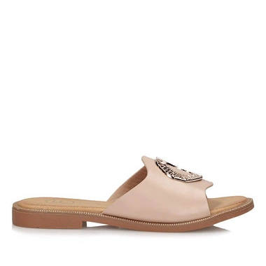 Modne klapki damskie na płaskiej podeszwie Filippo DK6906/25 BE