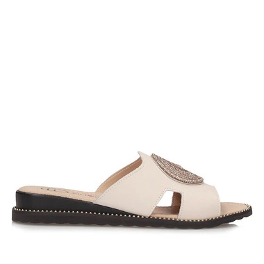 Modne klapki damskie na płaskiej podeszwie Filippo DK7041/25 BE