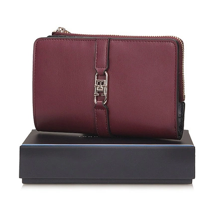 Bordowy klasyczny damski Portfel Tommy Hilfiger AW0AW17752 VLP