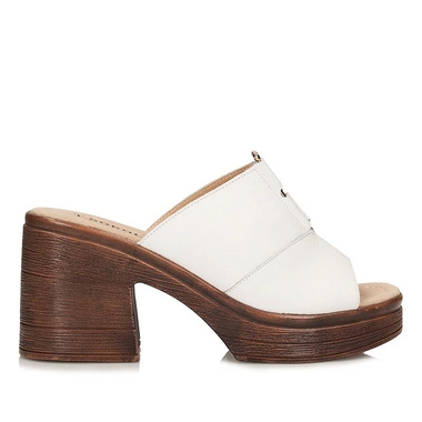 Modne klapki damskie na klocku T.Sokolski LYN L25-13 WHT